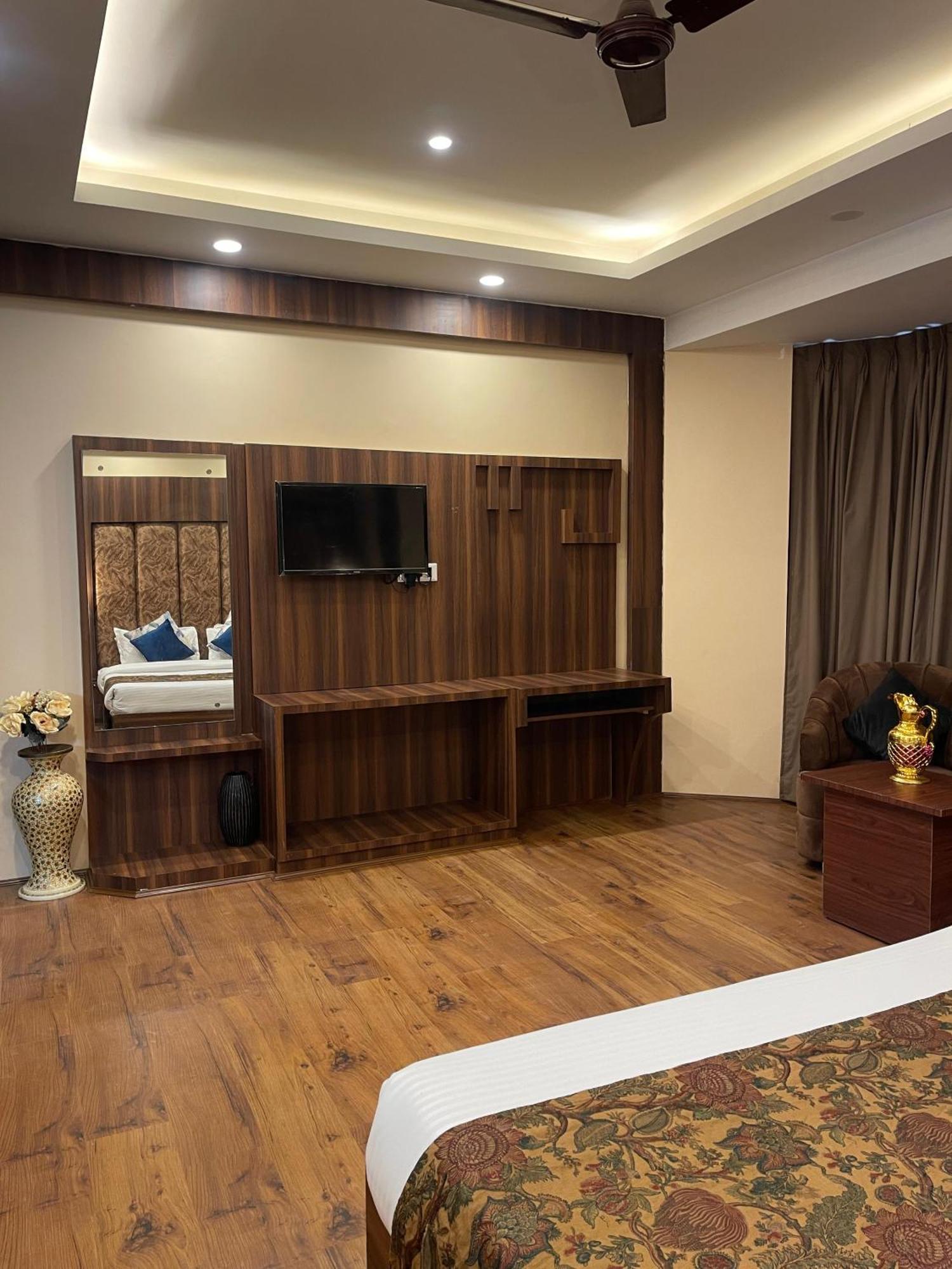 Hotel Zoon Dabb Srinagar Airport Kashmir Dış mekan fotoğraf