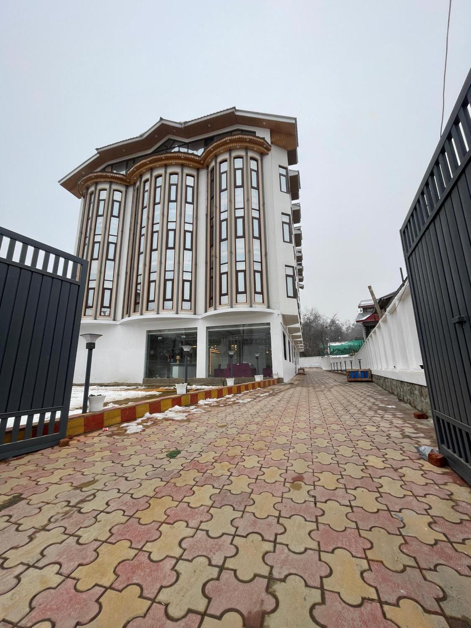 Hotel Zoon Dabb Srinagar Airport Kashmir Dış mekan fotoğraf